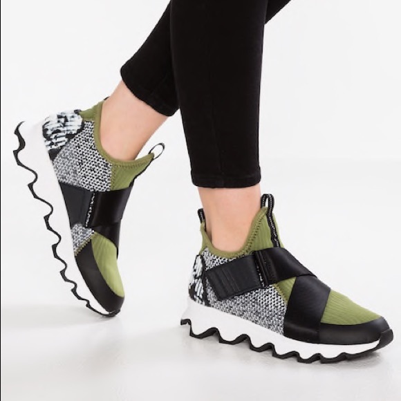 sorel kinetic trainers